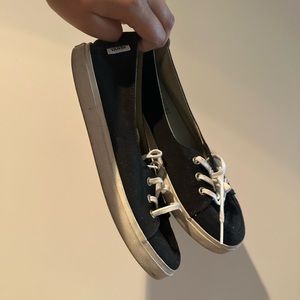 Pre loved shoes. I am moving houses and cleaning out stuff I dont use anymore